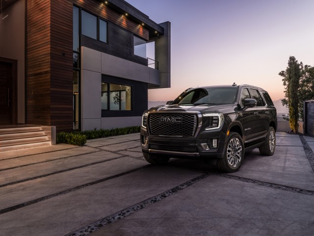 2023 GMC Yukon Denali Ultimate exterior