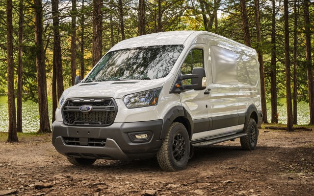 2023 Ford Transit Trail